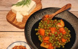 Arakas laderos – Erbsen in Tomatensoße