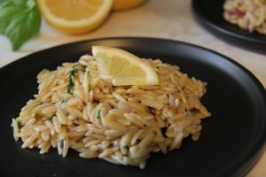 Kritharaki me lemoni – Nudeln mit Zitronensoße