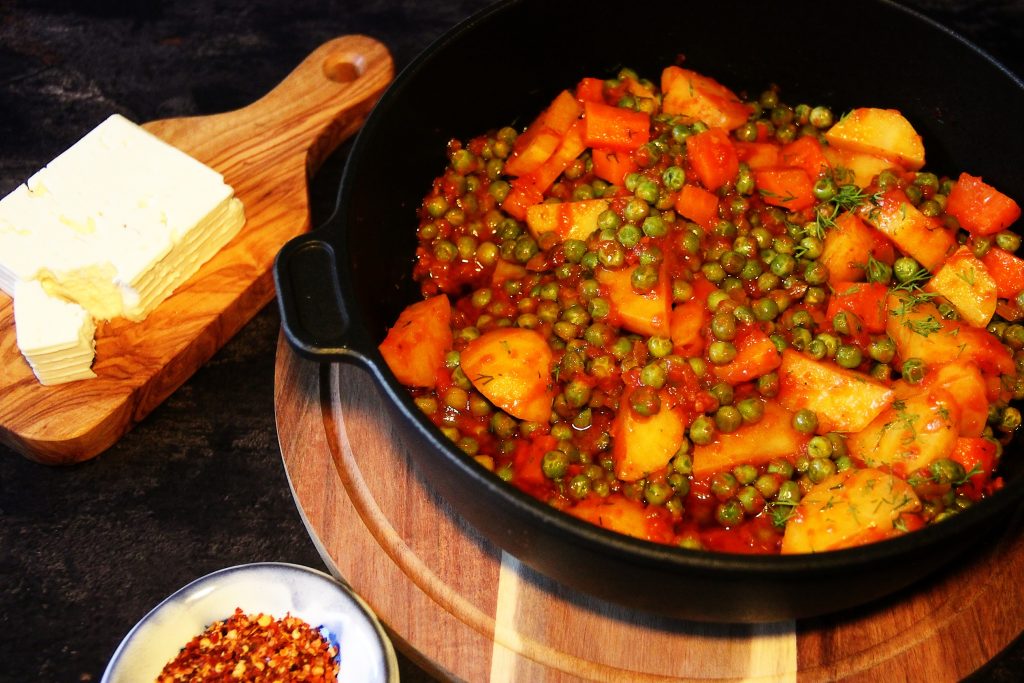 Arakas laderos – Erbsen in Tomatensoße